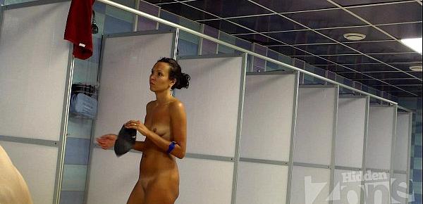  tanned babe in  the shower